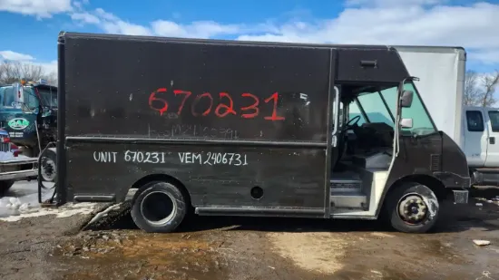 Picture of 2009-freightliner-mt45-chassis-truck-delivery